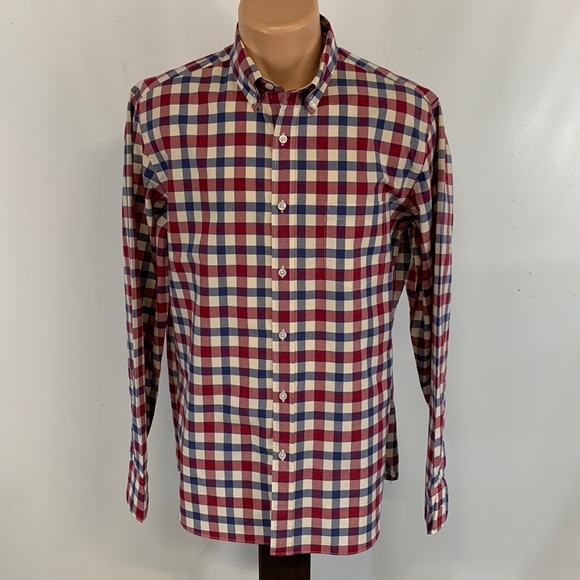 J. Crew Other - J. Crew long sleeve button down collar shirt.  M